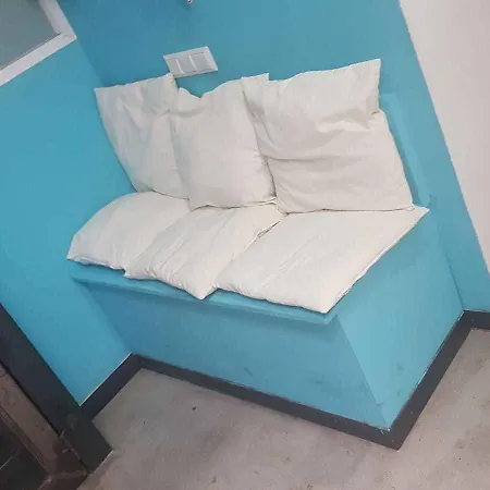 Traveller Box Hotel Seville