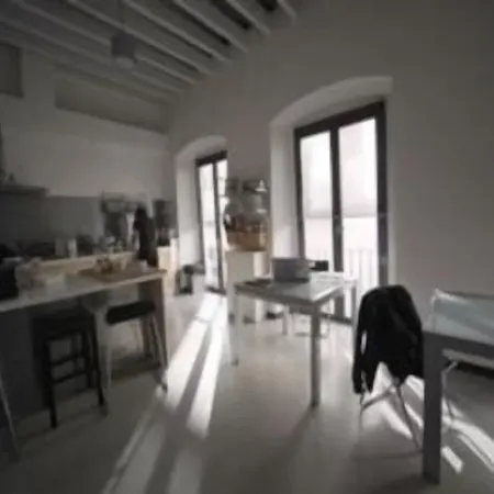 Traveller Box Hotel *