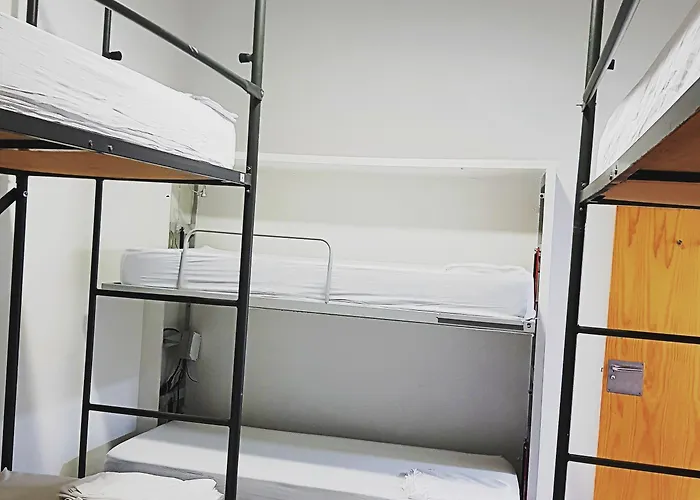 Traveller Box Hotel *