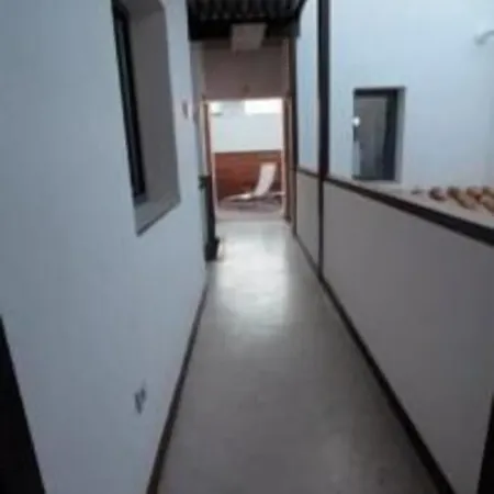 Traveller Box Otel Sevilla